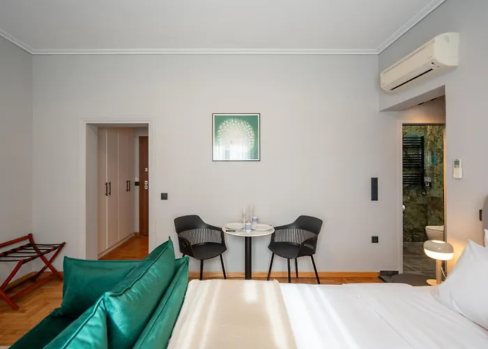 Syntagma Bliss: Athens Hub